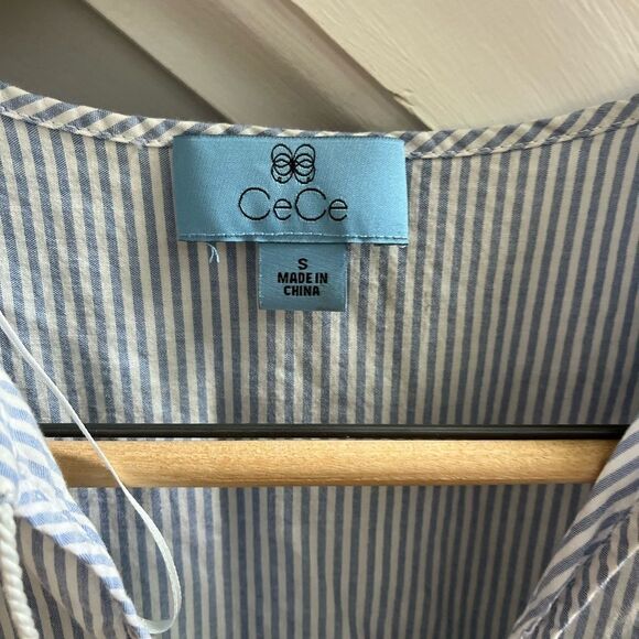 CeCe Chambray Striped Eyelet Lace Tassel Blouse sz S EUC - Picture 2 of 6